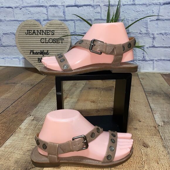 Frye Women's Morgan Hammered Stud Sandal
Size 6.5 - Picture 1 of 12